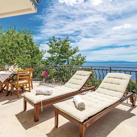 Apartman Amazing In With House Sea View