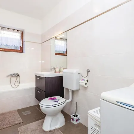 Amazing In With House Sea View *