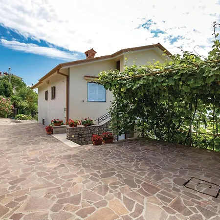Amazing In With House Sea View *