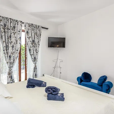 Apartment Amazing In With House Sea View