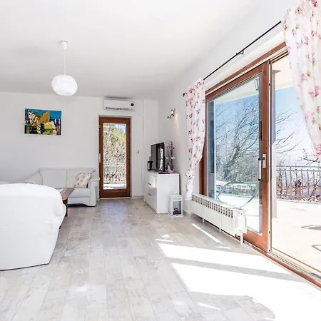 Apartment Amazing In With House Sea View