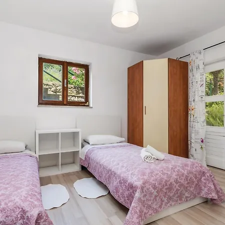 Apartment Amazing In With House Sea View