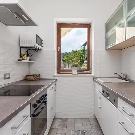 Amazing In With House Sea View Apartment *